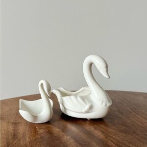 * SOLD * Pair of mini beautiful vintage white ceramic swans